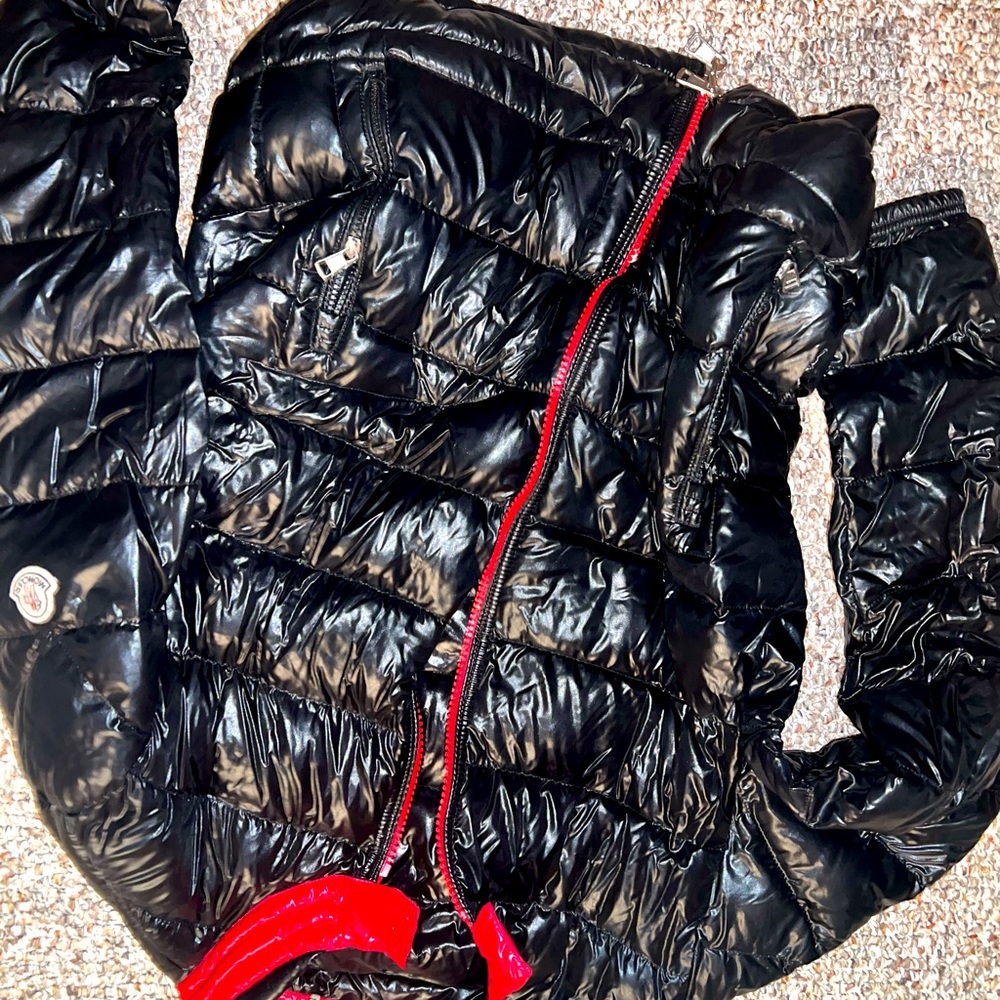 AUTHENTIC MEN’S MONCLER JACKET 🧥